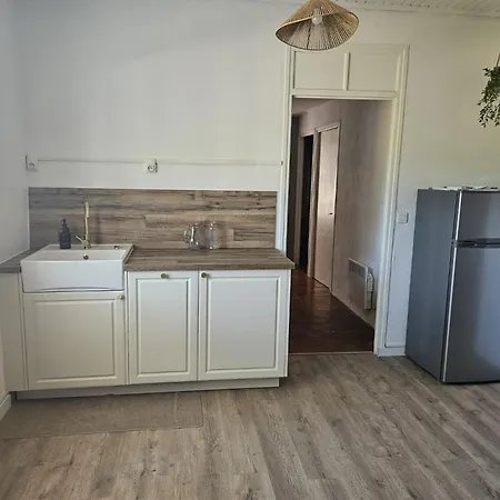 Les Muriers Pezenas Apartament *